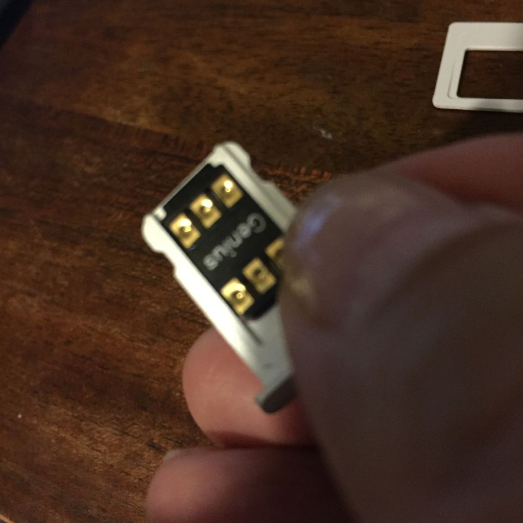 Iphoneをsimフリー化するsimロック解除アダプターを使ってみたが落とし穴 どーでもいい日記