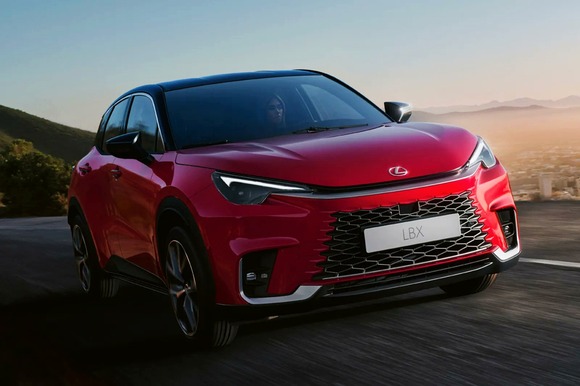 【悲報】レクサス、コンパクトSUVを発表しレクサスユーザー阿鼻叫喚ｗｗｗｗｗ