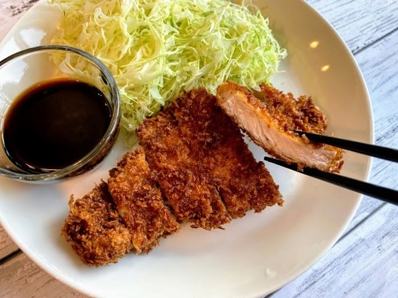 【衝撃】とんかつに『醤油』かけて食う奴ｗｗｗｗｗｗｗｗ