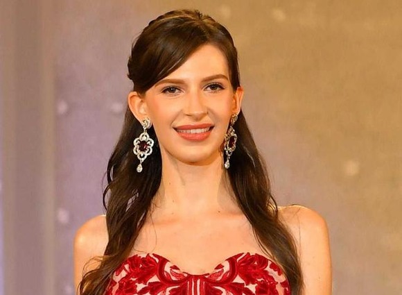 【悲報】ミス日本のウクライナ美女、性格が悪いらしく炎上してしまう・・・・・・・・