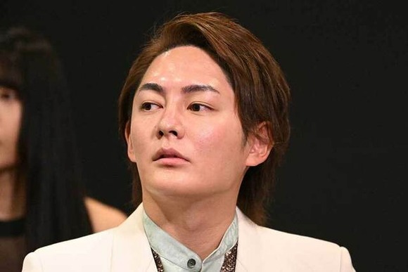 【悲報】青汁王子「お金が無くって吐き気と痙攣が止まらない」