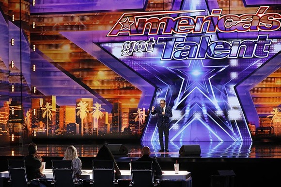 【速報】ゴットタレントで、また日本の芸人が爆笑を掻っ攫うｗｗｗｗｗｗ