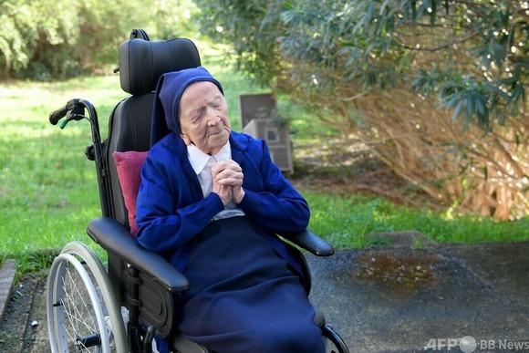 【訃報】　世界最高齢のフランス人女性（118）死去　1904年生まれ