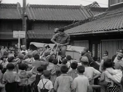 【画像】戦後日本での米軍兵士、大人気だったｗｗｗｗｗｗｗｗｗｗｗｗｗｗｗｗ