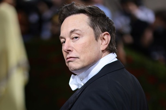 【悲報】イーロン・マスク「テレビの情報を間に受けている人々は、偽りの世界に住んでいる」