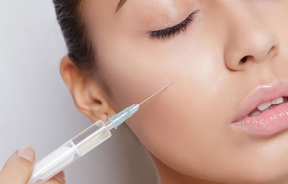 【悲報】アメリカのセレブの間で流行っている頬コケ整形に「これの何が良いの？」と疑問の声殺到・・・・・