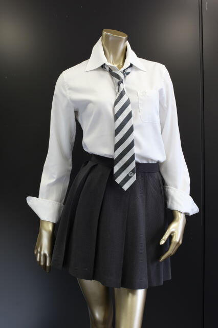 【画像】マネキンにJKの制服を着せた結果ｗｗｗｗｗｗｗｗｗｗｗｗｗ