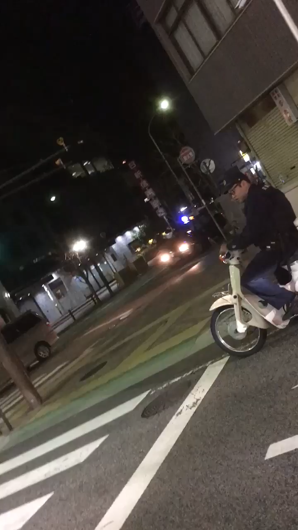 【動画】警察官、ヤンキーにノーヘルを指摘されへこむｗｗｗｗｗｗｗｗｗ