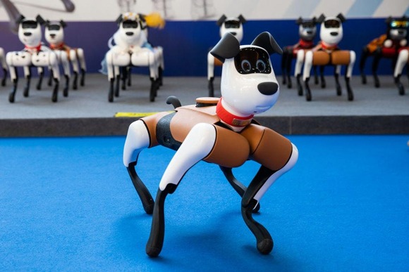 【悲報】中国さんが作ったロボット犬、怖すぎるｗｗｗｗｗ（画像あり）