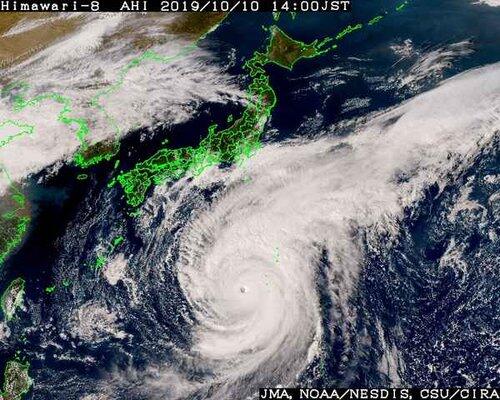 【悲報】台風27号さん、925hPaに発達し関東へｗｗｗｗｗｗｗｗｗｗ