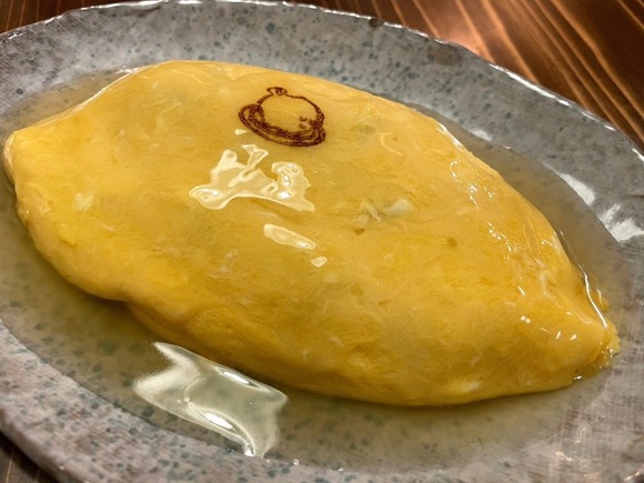 【画像】料理マニアさん「これが日本一のオムライス！ビジュアルやばすぎ・・・・・・・・・」