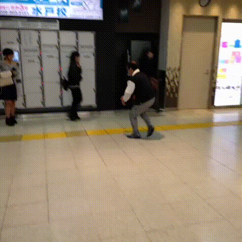 動画 今度は 電車内で女にぶつかりに行くおじさん が激写されるwwwww なんjクエスト 動画 今度は 電車内で女にぶつかりに行くおじさん が激写されるwwwww なんjクエスト