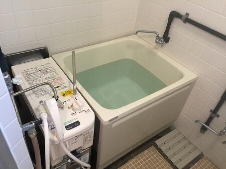 【悲報】　女「お風呂貸して」 ワイ「いいよ」 女「え！何このお風呂！延命装置みたいで怖い！！」