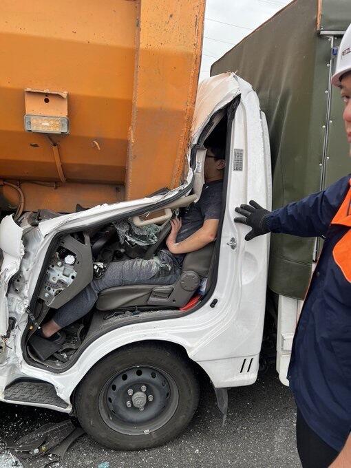 【悲報】トラックに追突された台湾人運転手、ガチでやばい事に…
