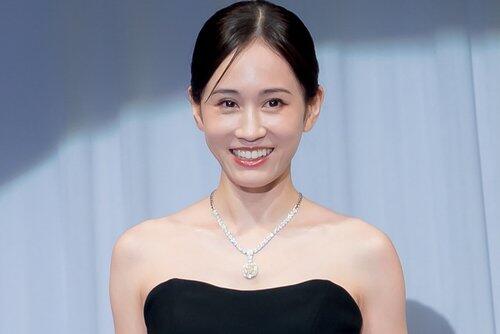 【衝撃】35歳・前田敦子さんの“ウェディングフォト”が美しすぎるｗｗｗｗｗｗｗｗｗｗ