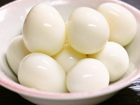 【悲報】うずらの卵、給食への提供自粛で大量キャンセルか・・・・・・・・・