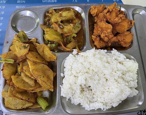 【悲報】　中国の給食、汚すぎるｗｗｗｗｗｗｗｗｗｗ