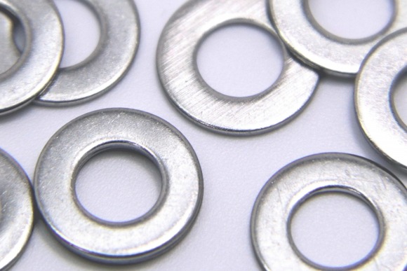 【疑問】アホ新人「ワッシャーてなんのために噛ますんですか？」ぼく「そんなんもしらんのかｗ」