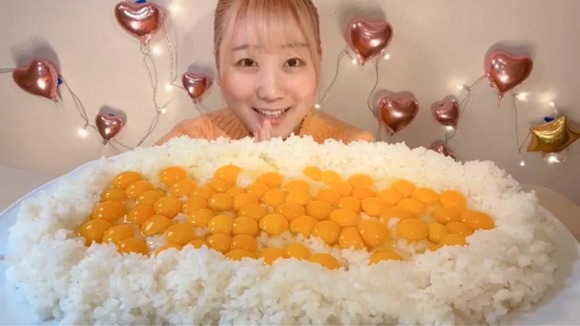 【議論】大食いYouTuberって体の構造どうなってるんやｗｗｗｗｗ