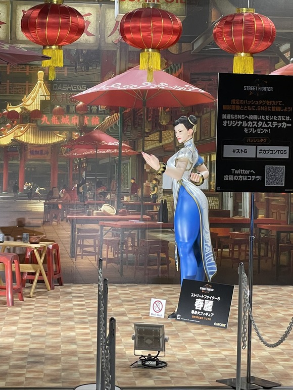 【画像】　春麗の等身大フィギュアがブッッッッッッｗｗｗｗｗｗｗｗｗｗｗ