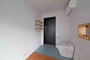 【画像】　東京の若者「俺ん家トイレ広いし遊びにこいよ！」