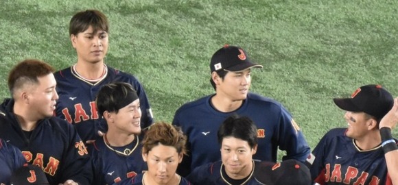 【画像】　宇田川「(アカンまたぼっちになってもうた…)」 　大谷「！！」ｼｭﾊﾞﾊﾞﾊﾞ