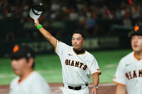 【悲報】巨人阿部慎之助監督、何故か岡本の前で送りバントをし、案の定岡本が敬遠される・・・・