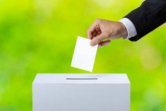 【謎】小選挙区で、自民党以外に入れる奴ｗｗｗｗｗｗ