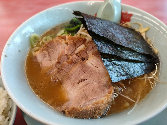 【悲報】　山岡家に行って醤油ラーメン頼むやつの正体ｗｗｗｗｗｗｗｗｗｗ