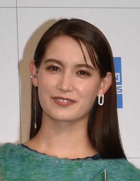 【悲報】トラウデン直美さん、悲劇的トラブルに遭い顔が変わる