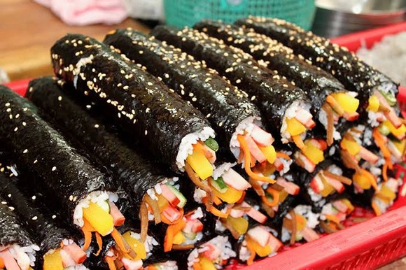 【朗報】日本「寿司！！！」韓国「でも、俺らにはキンパがあるから、、、」