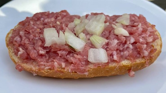 【悲報】ドイツ人さん、豚肉を禁断の方法で食べてしまうｗｗｗｗｗｗｗｗｗｗｗｗ