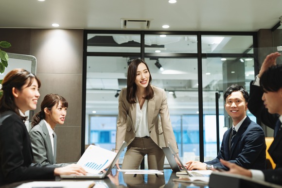 【悲報】政府「各企業へ、女性管理職を増やしなさい！」 →義務化へｗｗｗｗｗｗ