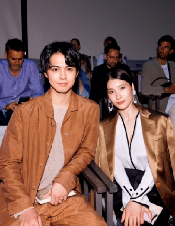 【悲報】土屋太鳳さん（29）、旦那とのラブラブ２ショットをインスタに投稿しただけで叩かれる