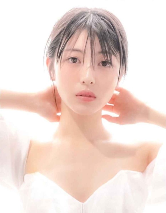 【朗報】浜辺美波ちゃん、ふくよかさを初披露ｗｗｗｗｗｗｗｗｗｗｗ