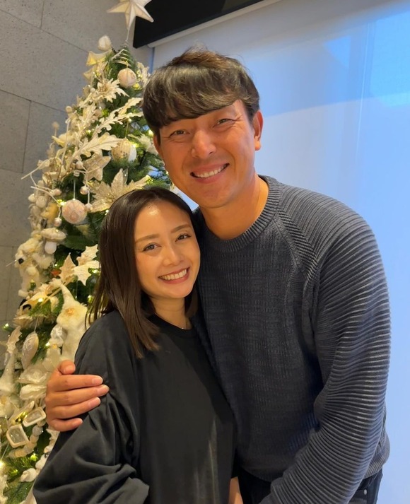 【朗報】岩隈久志(42)、奥さんがめちゃくちゃ美人すぎるｗｗｗ（※画像あり）
