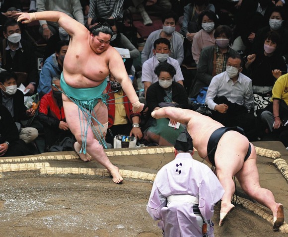 【驚愕】大相撲「2万円出して見に行って15秒で試合が終わります」