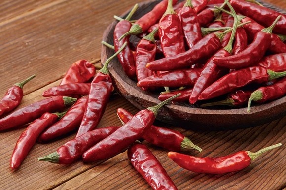 【驚愕】女の子14人が搬送された激辛ポテチ、カラーチョの2万5千倍の辛さだった・・・・・・