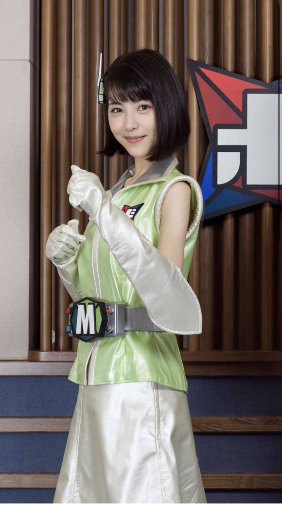 【画像あり】　浜辺美波(157cm 37kg)｢私強いよ？喧嘩してみる？ｗシュッシュ｣