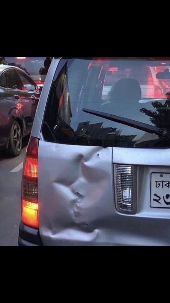 【画像】前の車キスしててワロタｗｗｗｗｗｗｗｗｗｗｗｗｗｗｗ