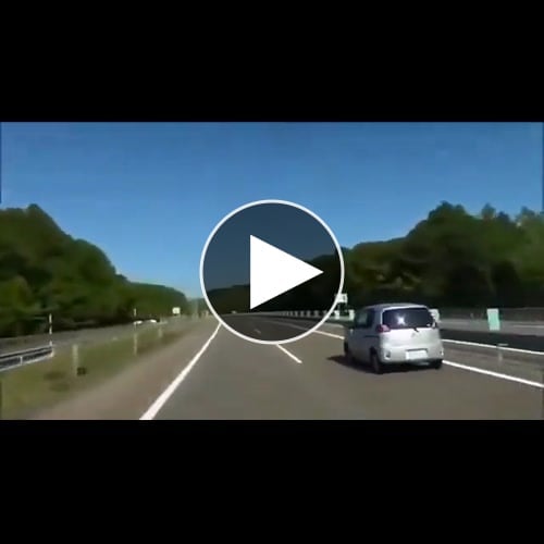 【悲報】キャンピングカー、強風に煽られて転倒ｗｗｗｗｗｗｗｗｗｗ