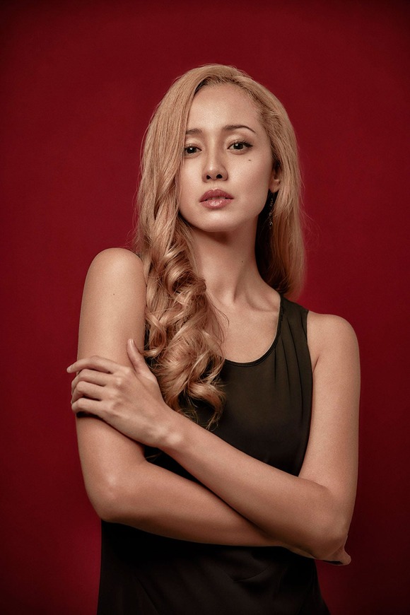 【速報】　沢尻エリカ女優復帰、金髪姿を披露