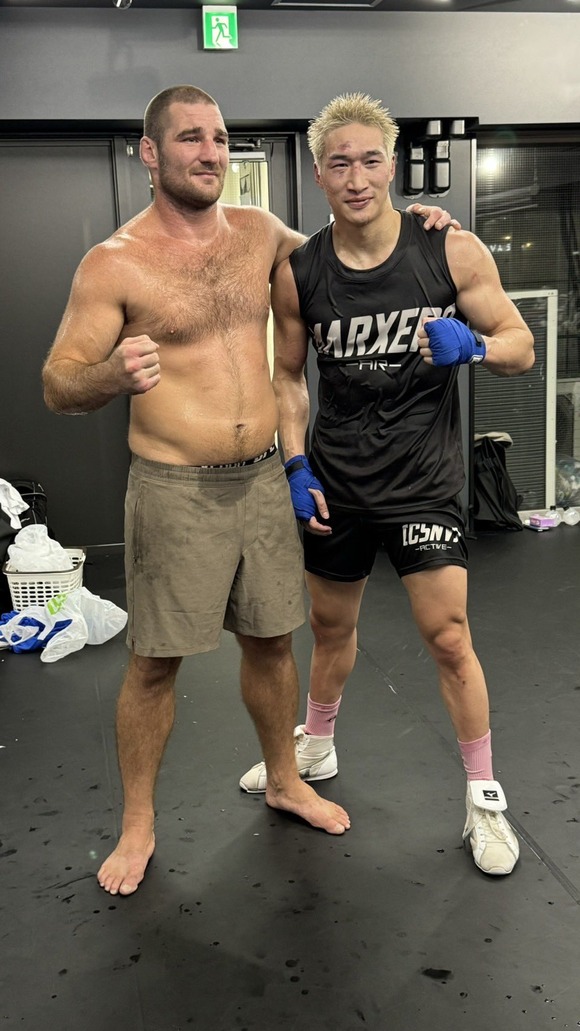 【画像】「力士はただのデブ。俺なら勝てる」と発言したミドル級王者 →来日してさっそく日本人狩りｗｗｗｗ