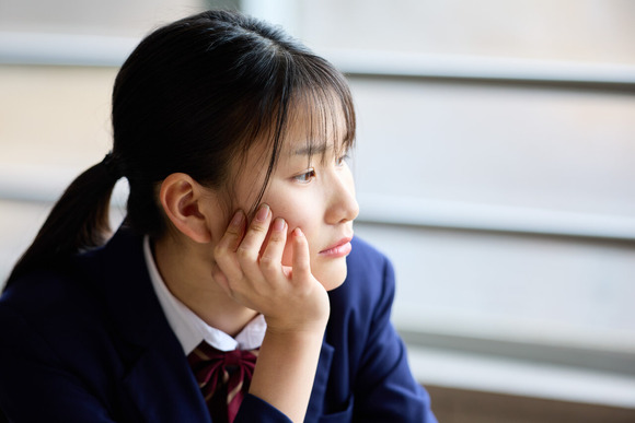 【唖然】母親「インナーの色指定はセクハラ…」「検査という名目で、子どもが被害にあうのではないか…」