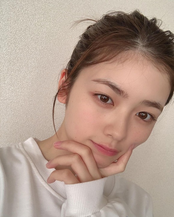 【悲報】小芝風花「すっぴんで失礼します」女さん「嘘乙」「男を騙すメイクうまい」