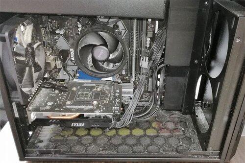 【悲報】PC詳しい人来て、勝手に再起動、フリーズ、画面点かない、詰み？ｗｗｗｗｗｗｗｗｗｗ