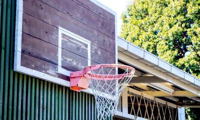 【唖然】住民「朝6時から住宅街でバスケをするのは迷惑、公園でやれば良いのに」