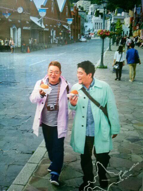 【悲報】サンドイッチマン伊達、既婚者なのにデートしてるところをカメラに撮られてしまう