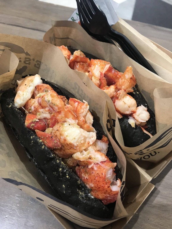 【画像】アメリカで大流行してる2000円のホットドッグがうまそうｗｗｗｗｗｗｗｗ