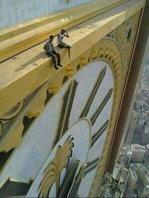 【画像】巨像恐怖症と高所恐怖症の奴が見たら卒倒する画像ｗｗｗｗｗｗｗｗｗｗ